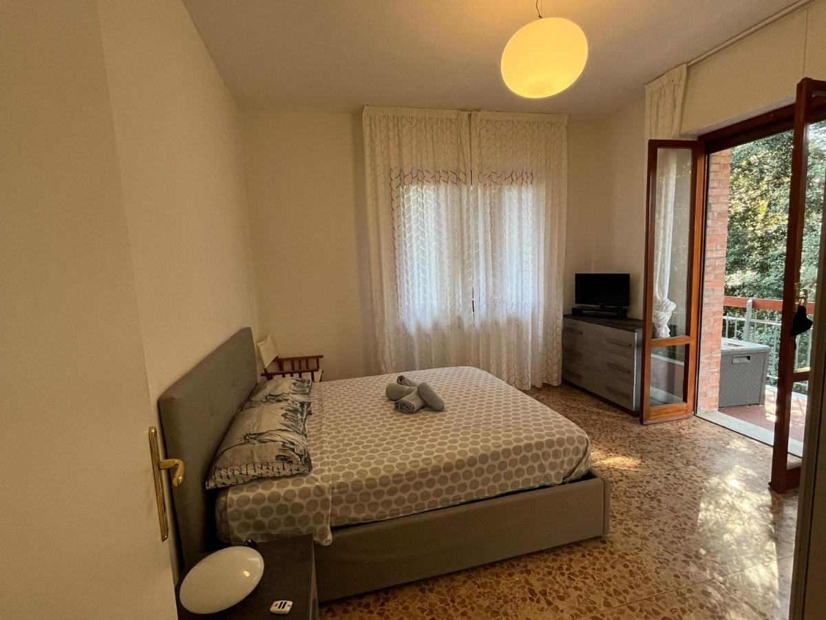 Casa Alexander Apartment Marina di Massa Bagian luar foto