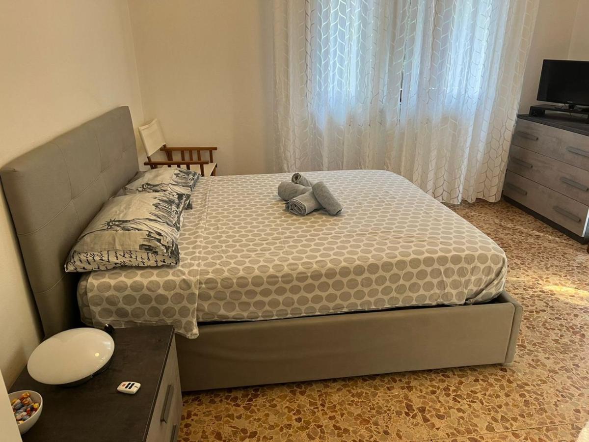 Casa Alexander Apartment Marina di Massa Bagian luar foto
