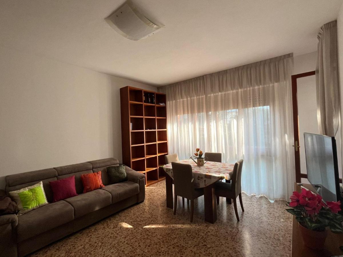 Casa Alexander Apartment Marina di Massa Bagian luar foto