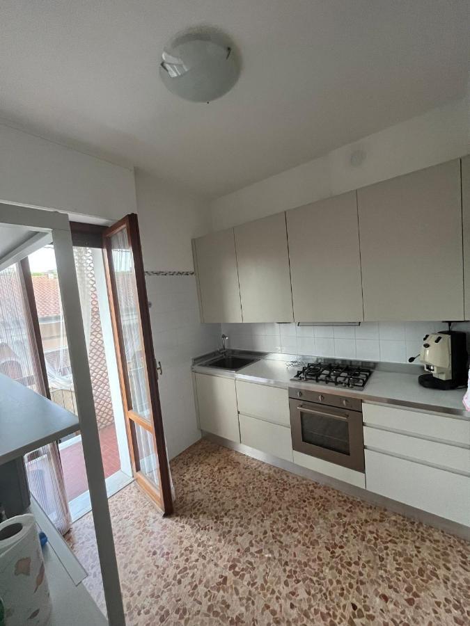 Casa Alexander Apartment Marina di Massa Bagian luar foto